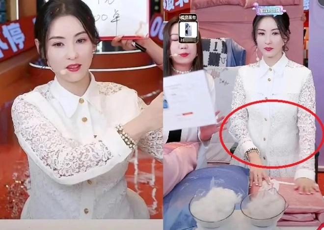 Sau nghi vấn bí mật sinh con thứ 4, Trương Bá Chi bất ngờ đổi tên con trai thứ 3 theo họ Tạ? Mối quan hệ Vương Phi và Tạ Đình Phong liệu có bị ảnh hưởng?-1