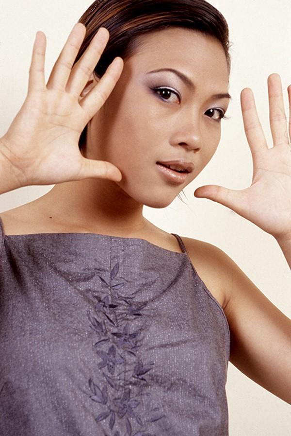 Ca sĩ gốc Đà Nẵng nổi tiếng Làn Sóng Xanh những năm 2000: 43 tuổi giàu có, trẻ đẹp nhưng độc thân-4