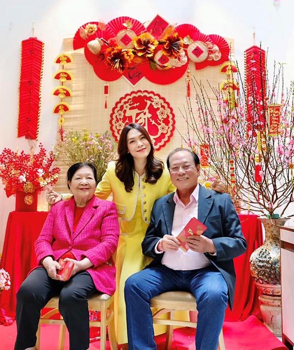 Ca sĩ gốc Đà Nẵng nổi tiếng Làn Sóng Xanh những năm 2000: 43 tuổi giàu có, trẻ đẹp nhưng độc thân-9