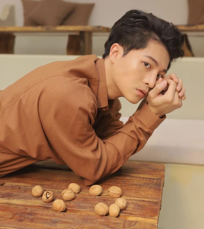 Harry Lu có cuộc sống thế nào giữa lúc Midu sắp về làm dâu hào môn?-9