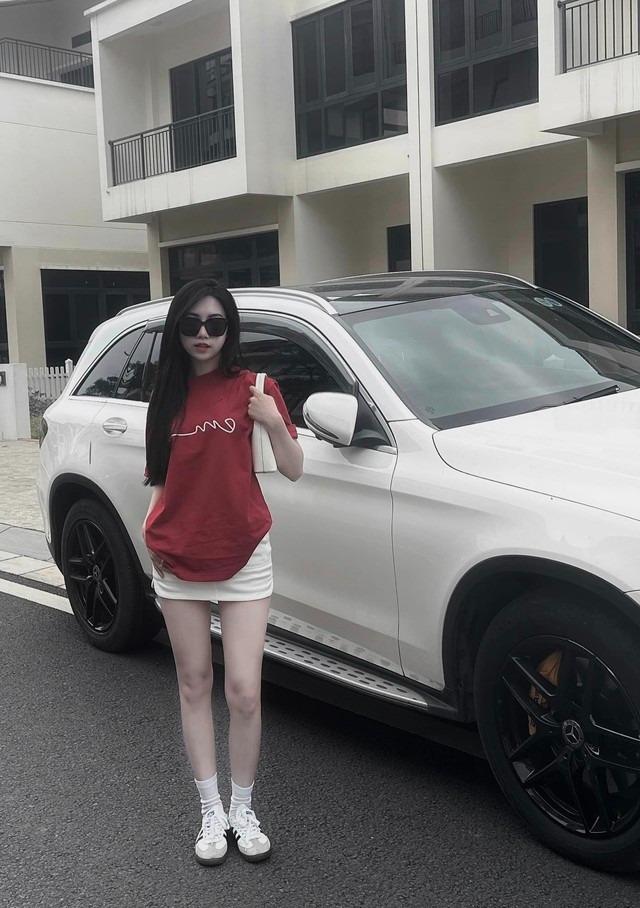 Em gái Văn Toàn ngày càng nhuận sắc, sống sang chảnh trong biệt thự, xài hàng hiệu-13