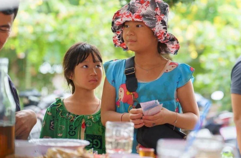 Lý Hải - Minh Hà dạy con về tiền: Không cố gắng dành dụm cho con-2
