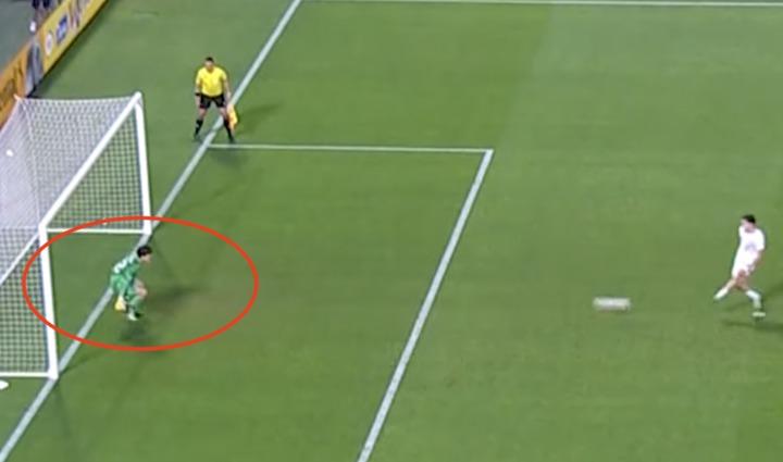 Vì sao U23 Indonesia sút hỏng luân lưu được đá lại?-1