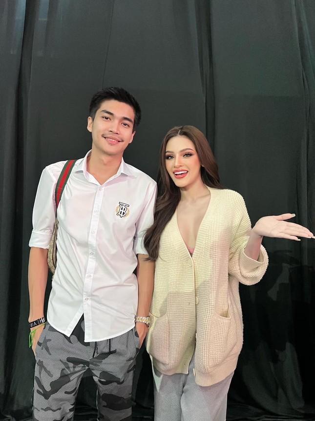 Thí sinh Hoa hậu Hòa bình Thái Lan bị tung clip đánh ghen-2