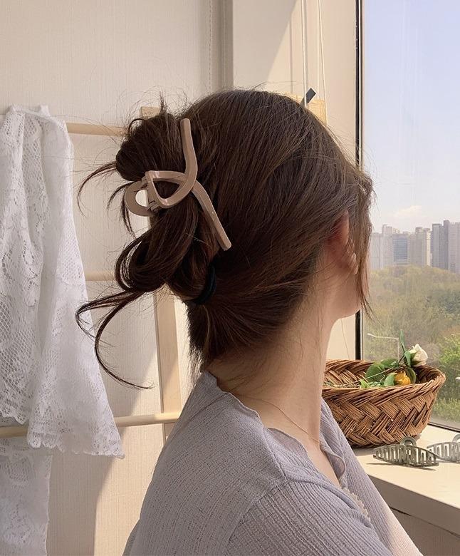 5 món phụ kiện làm điệu cho mái tóc khi đi du lịch-3