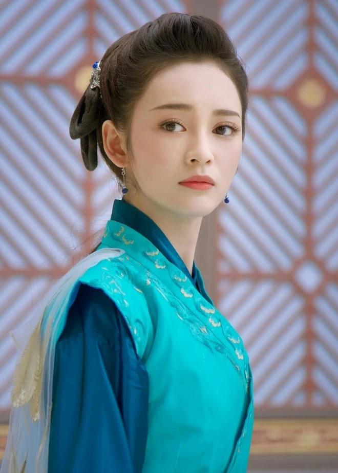 Mỹ nhân từng là Hoa khôi Bắc Ảnh trở thành kẻ vô danh, đánh mất sự nghiệp vì vô ơn với đàn chị-5