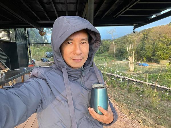 Ca sĩ đình đám những năm 2000: Lấy vợ trẻ kém 17 tuổi, tài sản khủng nhưng vẫn giữ lối sống giản dị-5