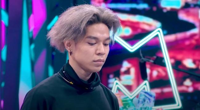 Cái ôm của Bảo Anh và bạn trai tin đồn Nega trên sóng truyền hình-6