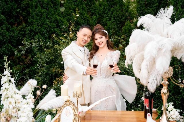 Con rể hơn mẹ vợ một tuổi ở Lào Cai: Cô dâu tiết lộ mức lương của chồng, lệch tuổi nhưng rất hợp nhau-4