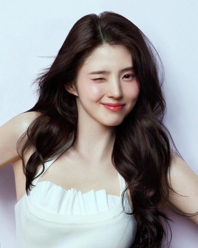 Han So Hee tái xuất: Flex cực căng màn thu phục antifan bằng... nhan sắc!-2