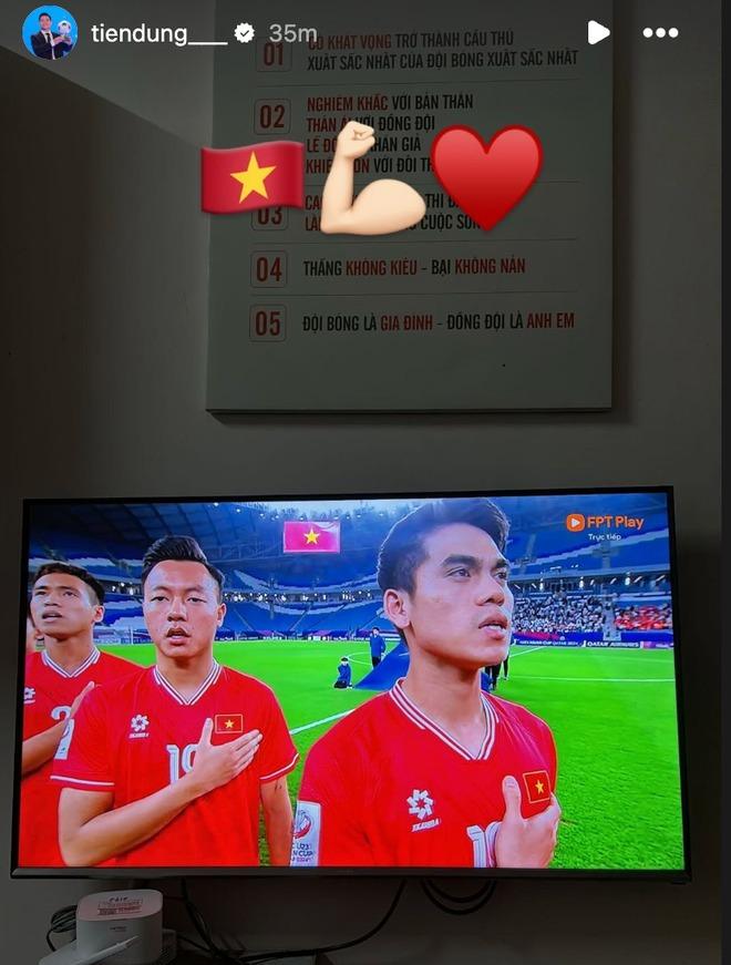 Đoàn Văn Hậu cùng Doãn Hải My thức đêm cổ vũ U23 Việt Nam, nhan sắc mẹ bầu sắp sinh gây chú ý!-2