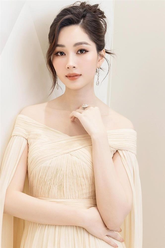 Hoa hậu Đặng Thu Thảo rời showbiz, lặng lẽ cuộc sống bên chồng đại gia và 2 con-1