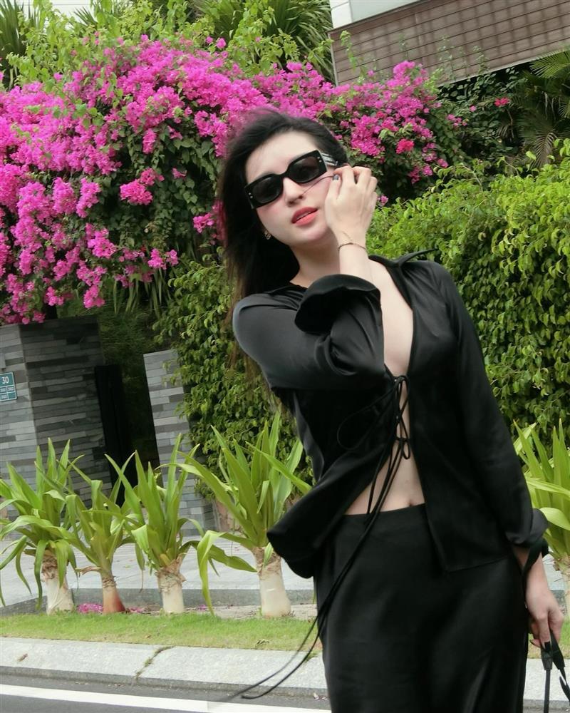 Dàn hoa, á hậu mặc nóng bỏng trong kỳ nghỉ lễ 30/4-6