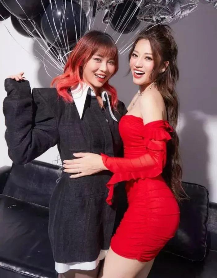 Nữ streamer giàu nhất Việt Nam chăm diện đồ cut-out, ngày càng xinh đẹp-3