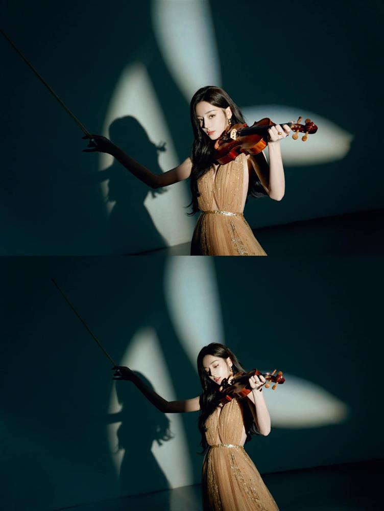 Khán giả vây kín chờ gặp nhan sắc nữ thần của Địch Lệ Nhiệt Ba trong sự kiện-2