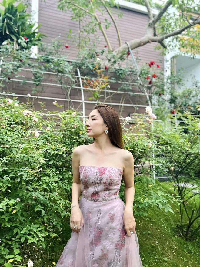 Danh tính nàng dâu đang gây sốt trong Lật Mặt 7: Thành viên hội nhiều chuyện phim Cô Gái Xấu Xí, lão hóa ngược sau 15 năm-6