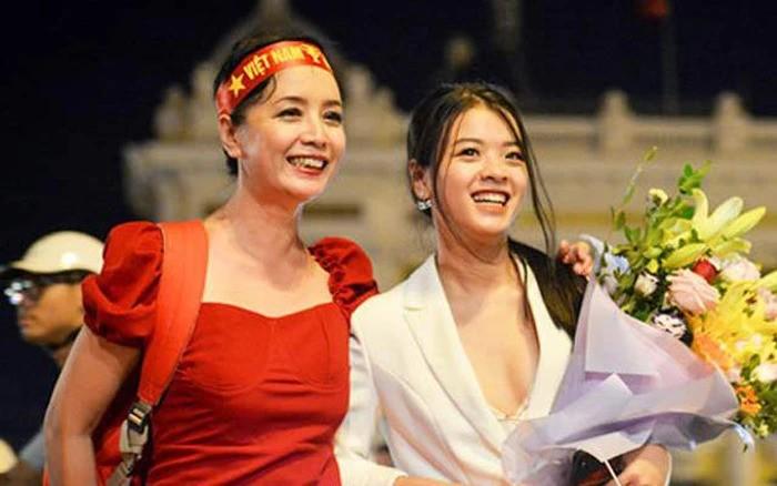 Nhan sắc tuổi đôi mươi nổi bật của ái nữ nhà sao Việt, được ủng hộ nối nghiệp bố mẹ-1