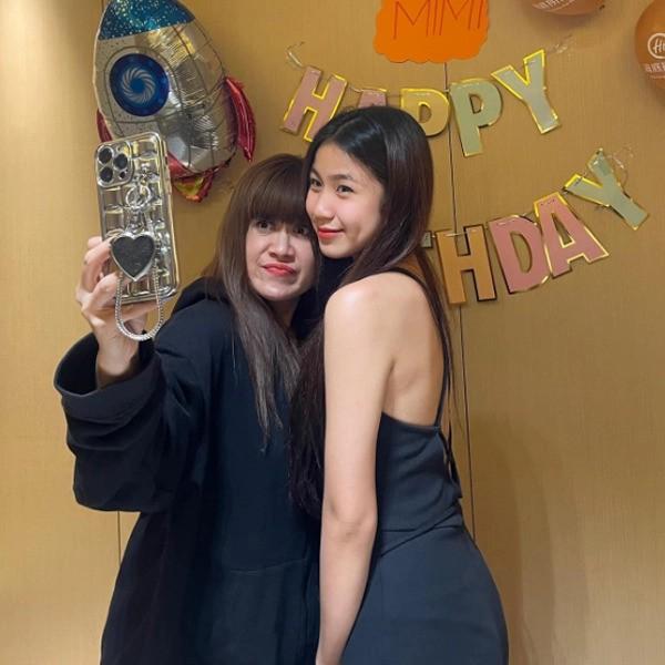 Nhan sắc tuổi đôi mươi nổi bật của ái nữ nhà sao Việt, được ủng hộ nối nghiệp bố mẹ-13