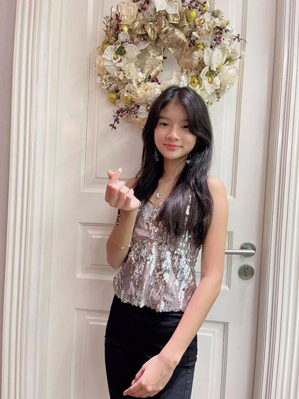 Nhan sắc tuổi đôi mươi nổi bật của ái nữ nhà sao Việt, được ủng hộ nối nghiệp bố mẹ-11