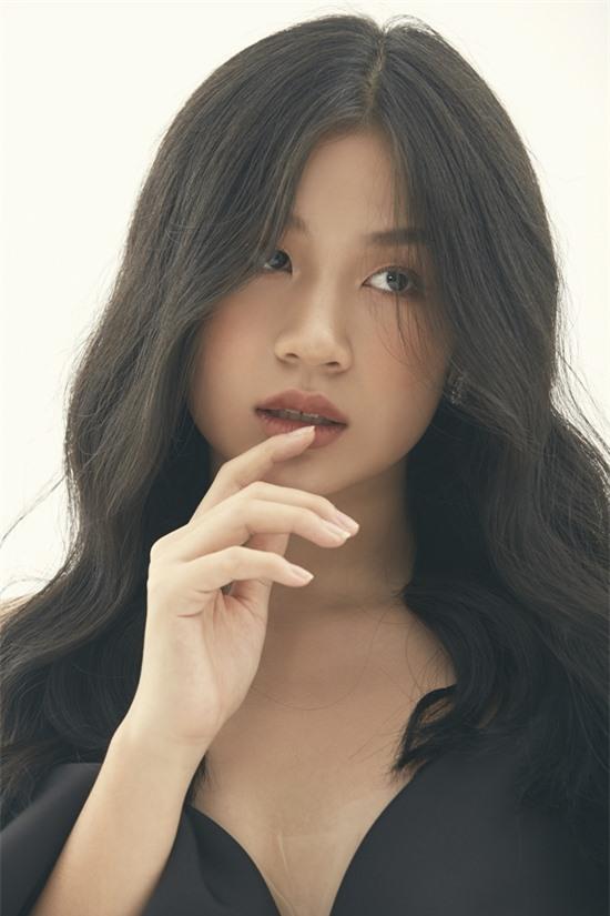 Nhan sắc tuổi đôi mươi nổi bật của ái nữ nhà sao Việt, được ủng hộ nối nghiệp bố mẹ-16