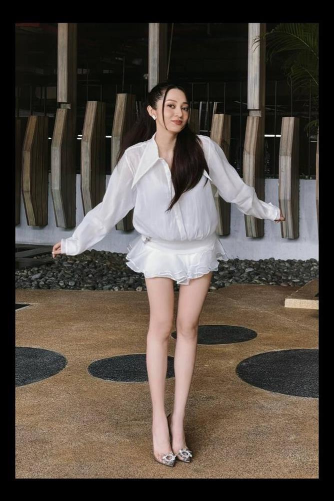 Thời trang hack tuổi và tôn dáng đỉnh cao của Bảo Anh-6