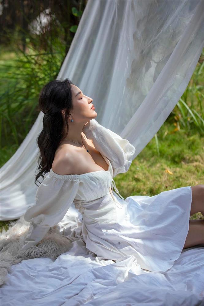 Sự thật loạt ảnh Mai Phương Thúy khoe eo thon quyến rũ hậu giảm cân thành công-5