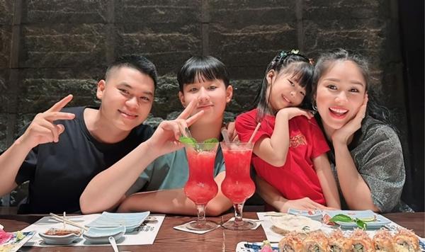 Dàn sao Vbiz nghỉ lễ: Thiều Bảo Trâm hạnh phúc bên người yêu, Sơn Tùng du lịch chung với Hải Tú-13