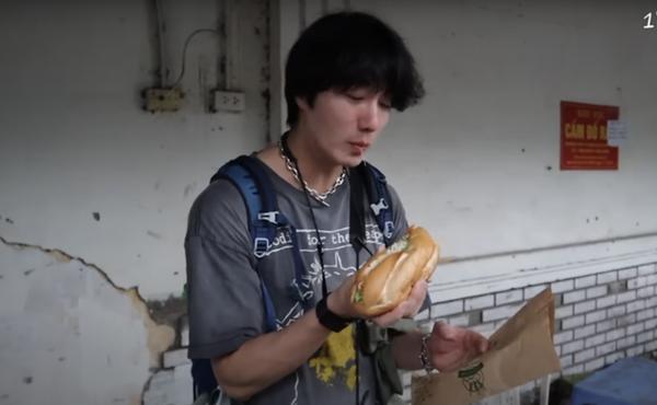 Video khám phá đồ ăn phố cổ Hà Nội của tài tử Hàn-3