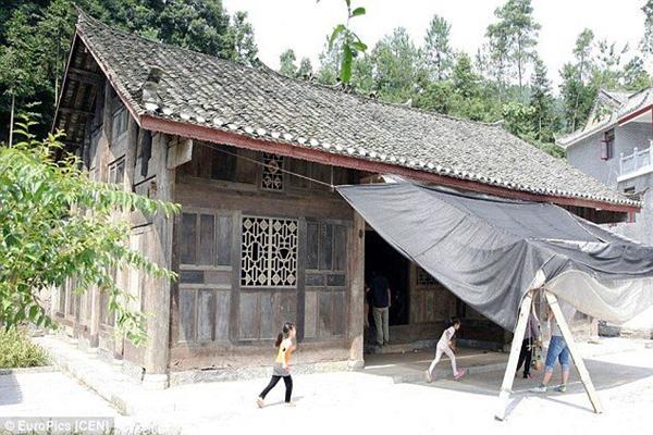 Ngôi nhà lụp xụp bỗng nổi như cồn, được hét giá hơn 35 tỷ nhờ xây bằng thứ này-1