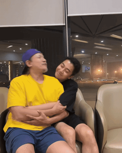 Lê Dương Bảo Lâm tiếp tục lấy chuyện giới tính làm trò đùa, HIEUTHUHAI sượng trân khi bị đánh úp hôn má-3