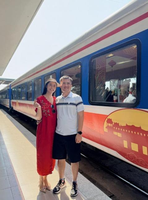 Cuộc sống hôn nhân ít ai biết của Hoa hậu Ngọc Hân: Hạn chế công việc, thay đổi lịch sinh hoạt của mình-1