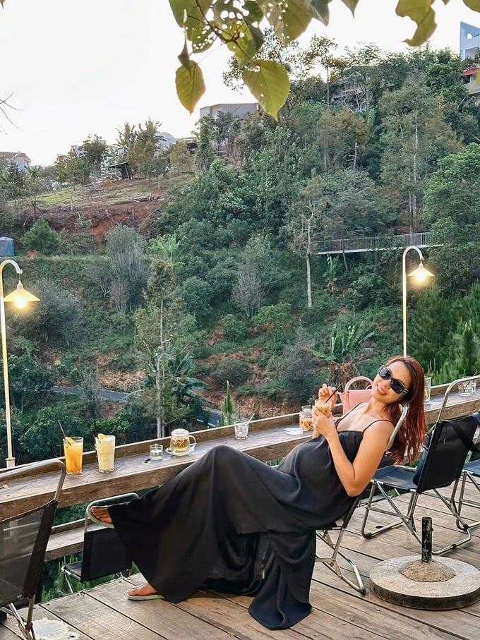 Hội bầu showbiz Việt nghỉ lễ: Đông Nhi xuống biển, Phương Oanh chảnh tại gia-4