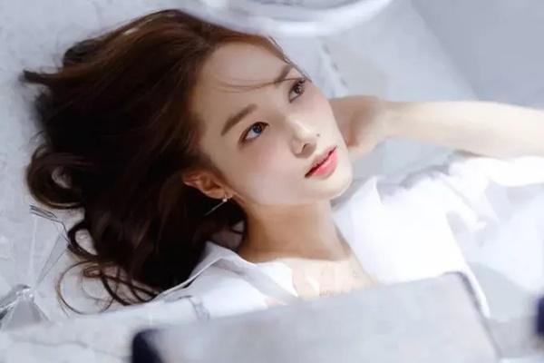 Sốc: Sao nữ nghiện dao kéo tung ảnh chụp X-quang khuôn mặt với dị vật 3cm tồn tại trong cằm suốt 8 năm-7