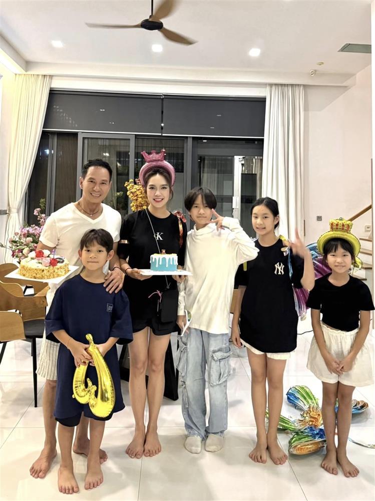 Vợ Lý Hải - Minh Hà tiết lộ lý do gắn bó và dành cả thanh xuân sinh liên tục 4 đứa con cho chồng-3
