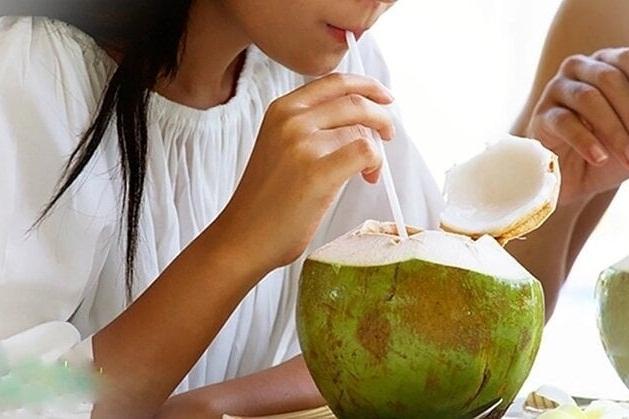 Có nên uống nước dừa thay nước lọc vào ngày nắng nóng?-2