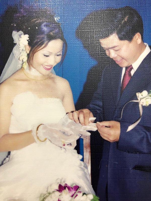 Đời thực điểm 10 của nam danh ca nhạc đỏ - Đăng Dương: Vợ đẹp như hoa hậu, 2 con ngoan ngoãn-3