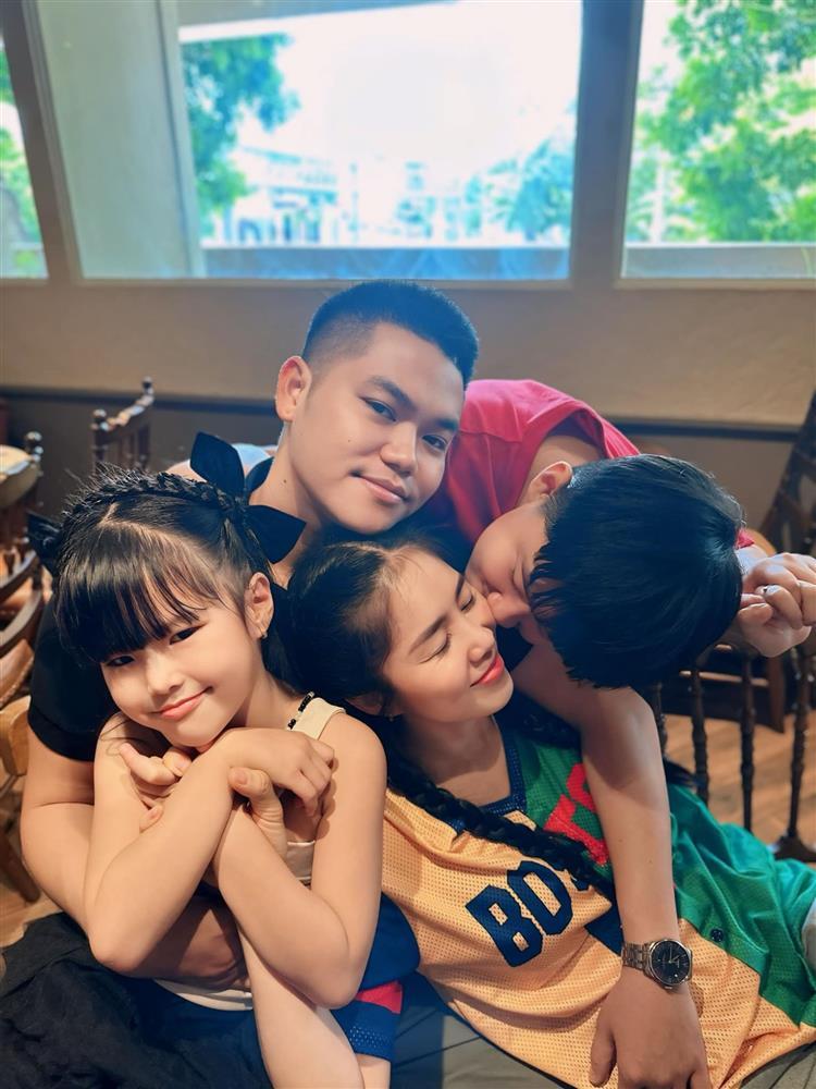 Dàn sao Vbiz xả ảnh nghỉ lễ: Bảo Anh khoe ảnh ái nữ lúc 5 ngày tuổi, Tim bù đắp cho quý tử, đả nữ Ngô Thanh Vân thành bà chủ, tranh thủ cá kiếm-4