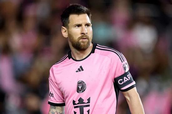 Lionel Messi kiếm được bao nhiêu tiền?