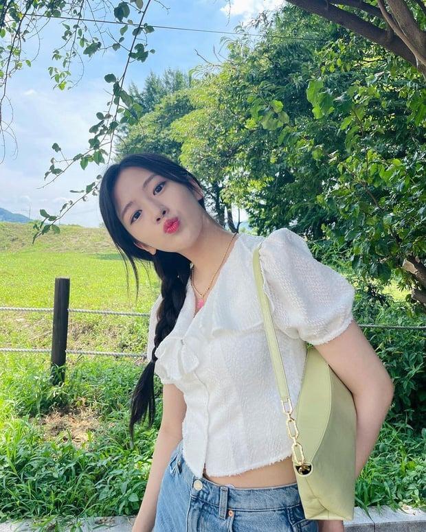 Kiểu tóc tết điệu đà, ngọt ngào là hottrend của GenZ năm 2024-8