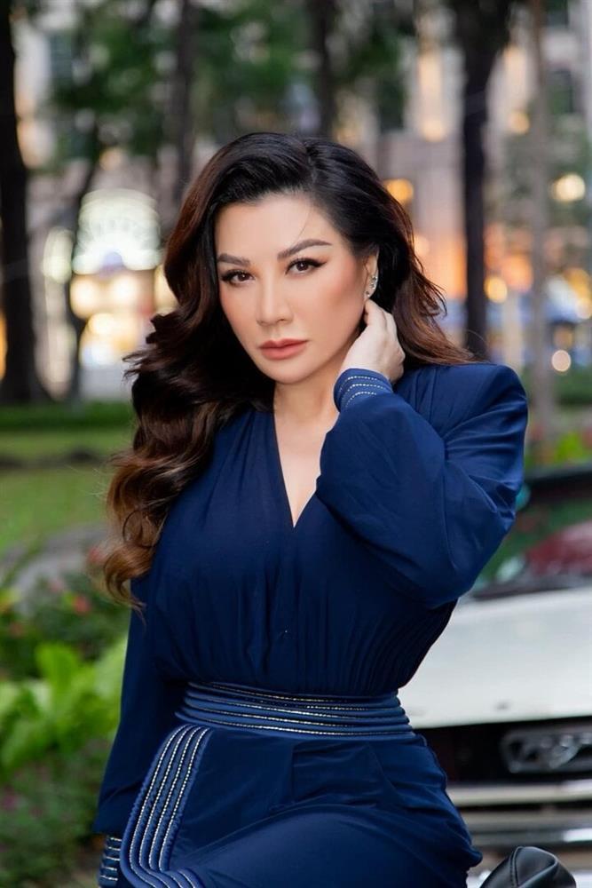 Trizzie Phương Trinh tiết lộ bí quyết trẻ đẹp ở tuổi U60: Nói không với đàn ông-8