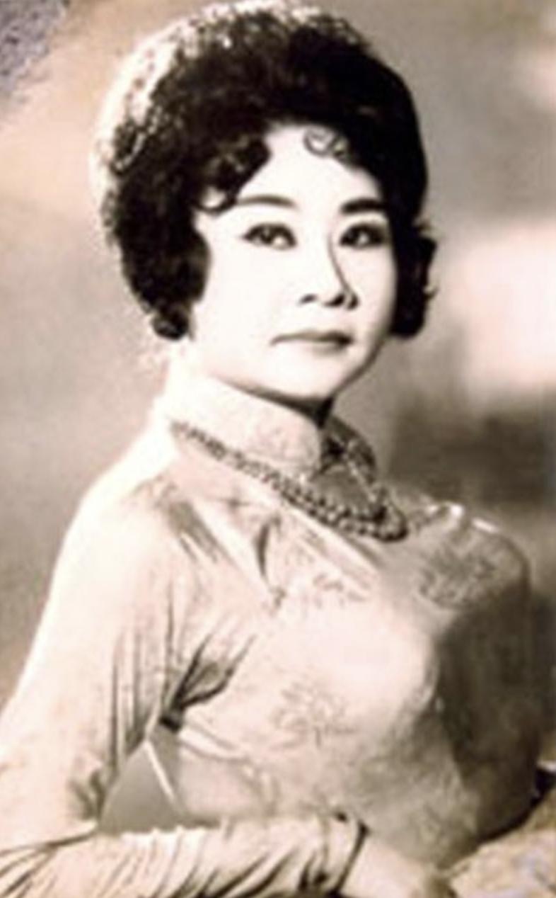 Đời bi kịch tay chơi bậc nhất trời Nam - Bạch Công Tử: Sống phung phí đến lúc chết không có mảnh đất để chôn-5