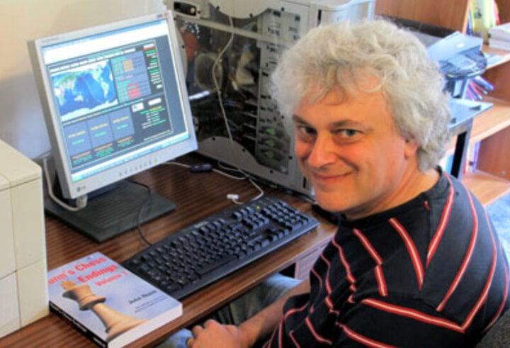 Cuộc sống hiện tại của thiên tài cờ vua nước Anh, 15 tuổi đỗ Đại học Oxford-3