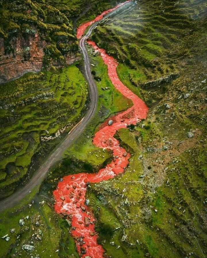 Bí ẩn dòng sông nhuộm đỏ ở Peru, tại sao chỉ đổi màu vào mùa mưa?-3