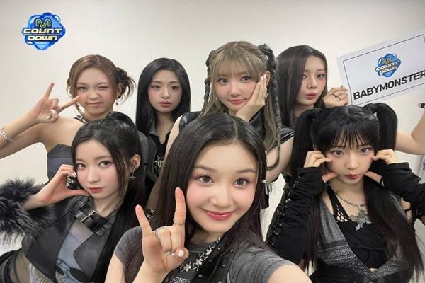 BABYMONSTER có chiếc cúp đầu tiên, đánh bại Zico - Jennie nhưng không ai tranh cãi-2