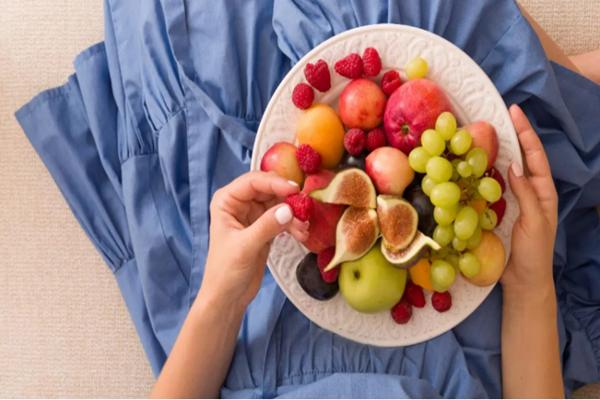Bác sĩ cảnh báo nên tránh xa 6 loại trái cây này khi bụng đói nếu không muốn làm tổn thương dạ dày-1