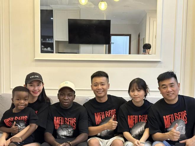 Thùy Tiên đưa Lôi Con về nhà chăm sóc, nói 1 câu khiến bé đang khóc bỗng chuyển thái độ ngay và luôn-4