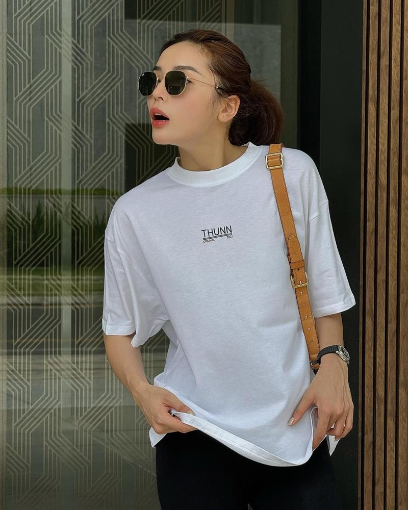 5 mẫu áo mùa hè trẻ trung được sao Việt diện nhiều-2