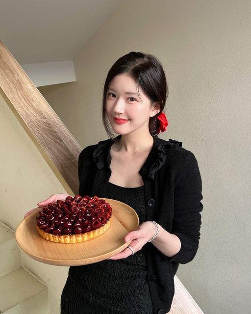 Triệu Lộ Tư bị nhân viên cũ đâm sau lưng, phải lên tiếng xin lỗi người hâm mộ-2