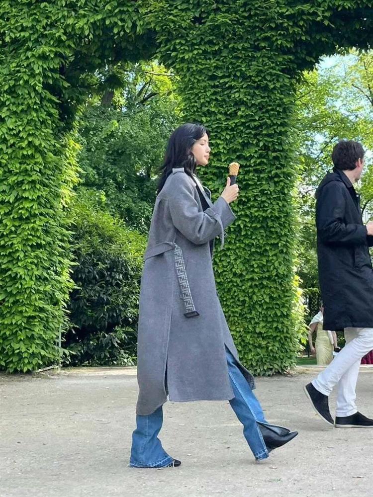 Lisa (Blackpink) ngầm xác nhận chuyện tình cảm với bạn trai tỉ phú-1