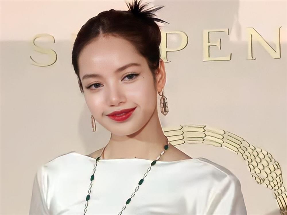 Lisa (Blackpink) ngầm xác nhận chuyện tình cảm với bạn trai tỉ phú-9